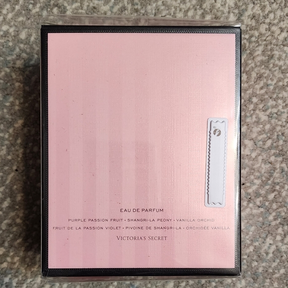 Bombshell - Picture 2 of 3